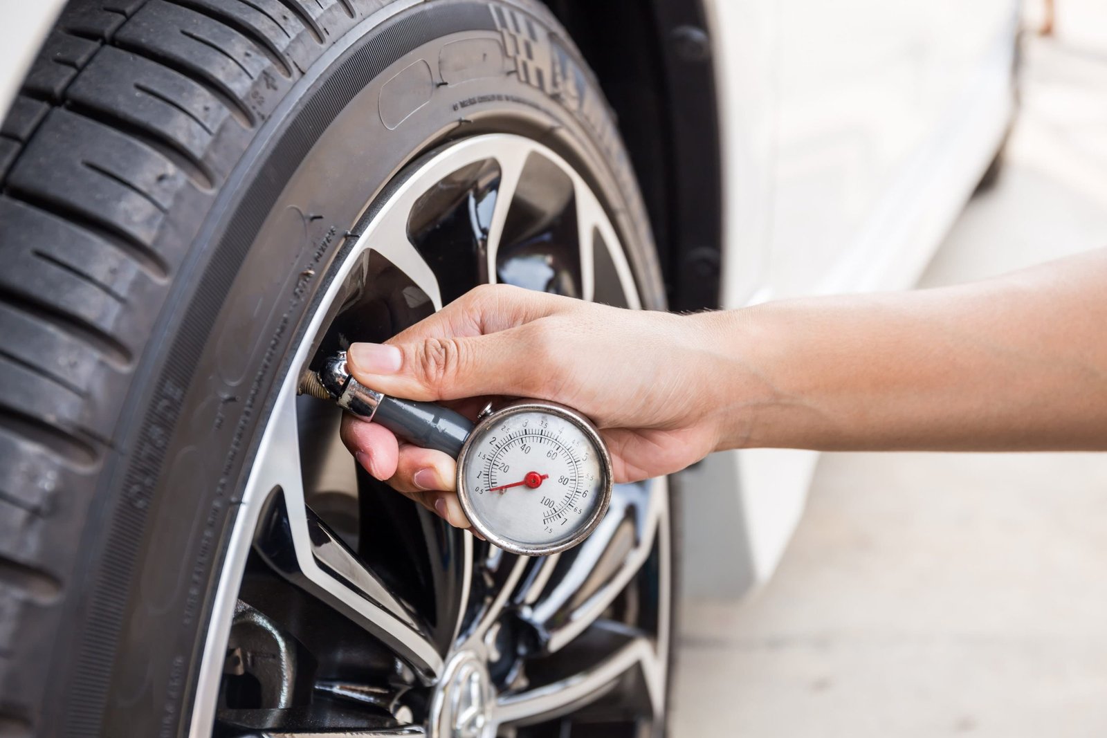 How to Check Tire Pressure Manually: Easy Steps for Safety