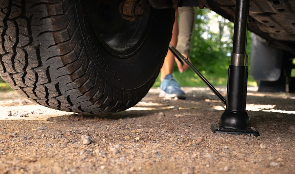 How to Use Jack Safely When Changing Tires: Essential Safety Tips